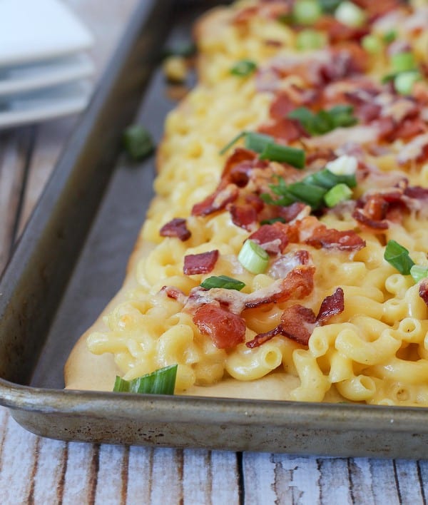 Macaroni and Cheese Pizza with Bacon and Green Onions ...