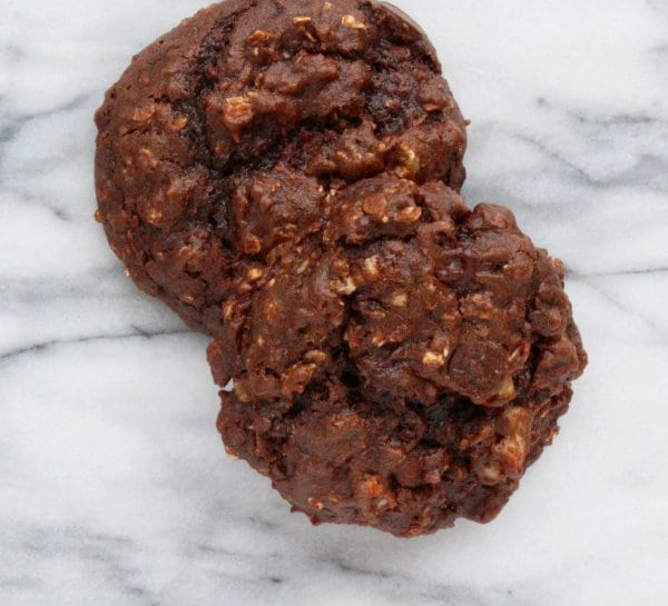 chocolate-walnut-breakfast-cookie-2-600