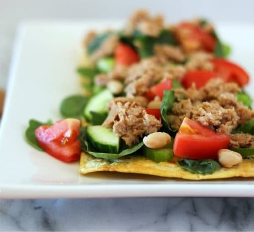 Tuna White Bean Salad Flatbread Pizza - 27 grams of protein and less than 300 calories! Get the healthy recipe on RachelCooks.com