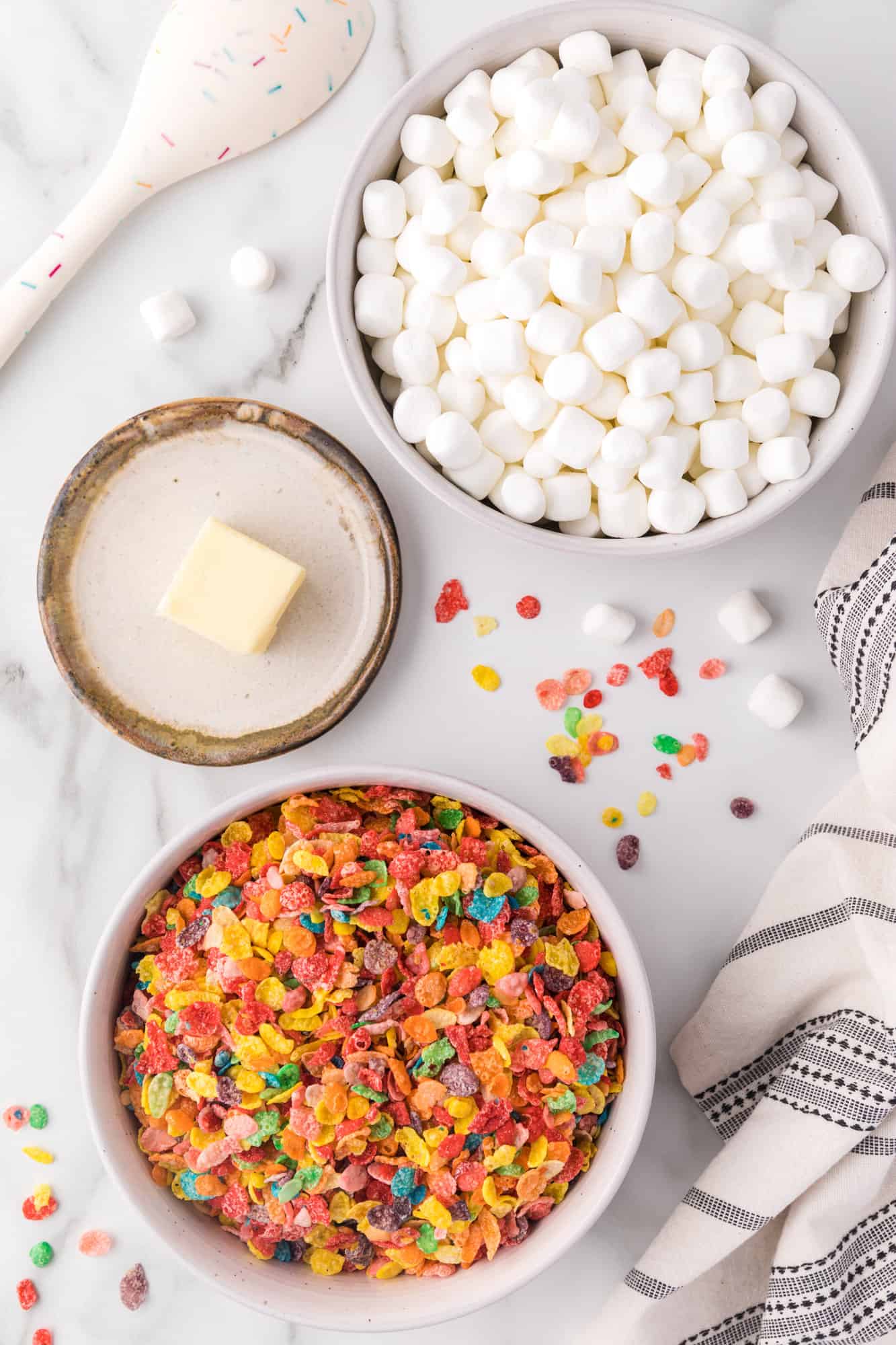 Ingredients for Fruity Pebbles treats.