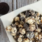 Close up of a bowl of oreo popcorn.