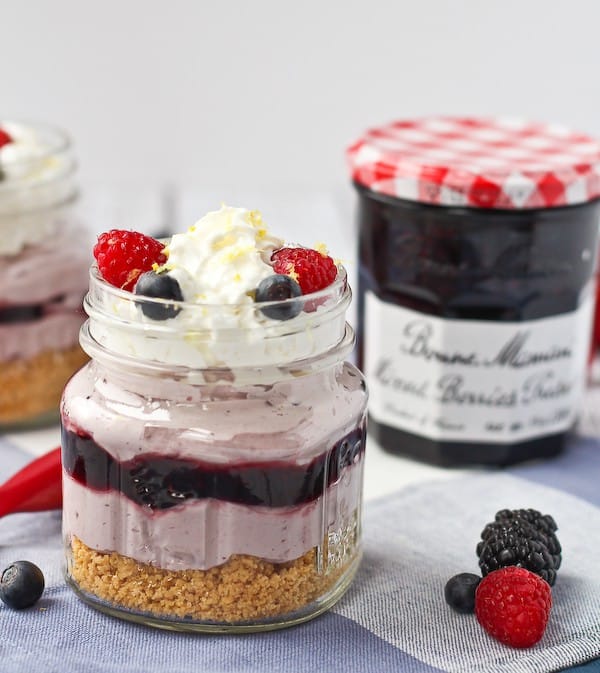 Single serving of no bake cheesecake showing layers