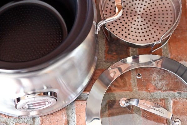 Product parts of a multi-cooker.