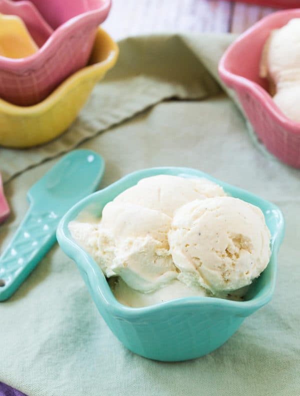 3 ingredient vanilla bean ice cream – no churn