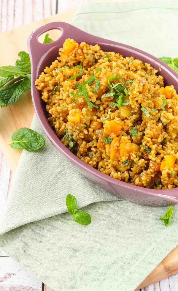 moroccan freekeh pilaf with golden raisins and apricots