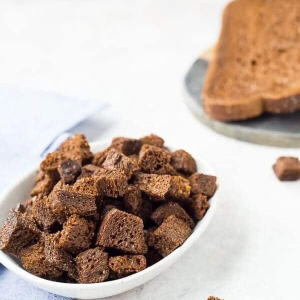 These Ruby Tuesday Croutons are the perfect copycat recipe - they taste just like the restaurant's version and they couldn't be easier to make at home! You'll find these are the perfect topping for any salad! Get the easy recipe on RachelCooks.com!