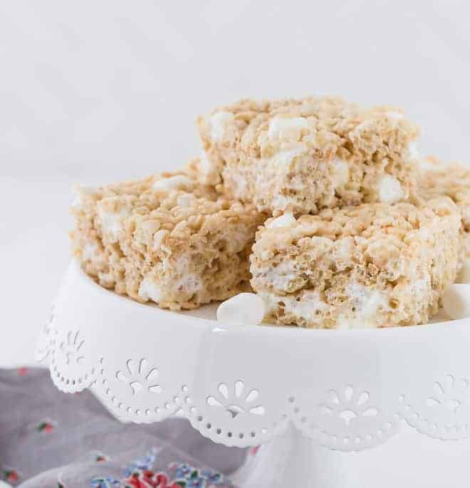 Image of a plate of perfectly fluffy rice krispies treats.