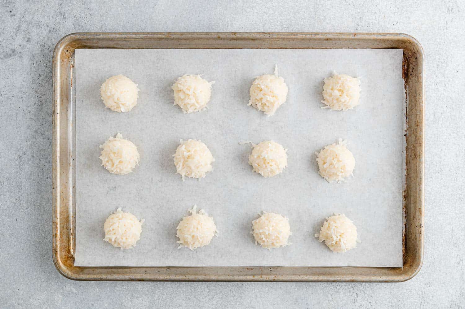 Coconut macaroons made with clear vanilla extract.