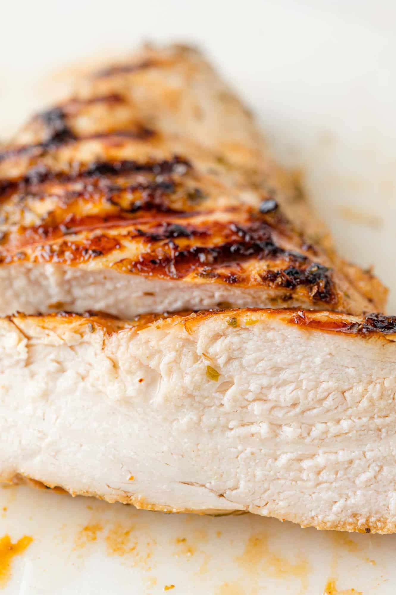 Grilled chicken, cut into slices.